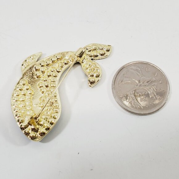 Blue Crystal Whale Brooch (92719) - Picture 2 of 2